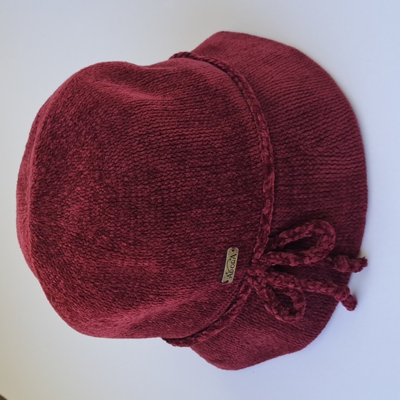 Beautiful Burgundy Chenille Winter Cloche Hat w/ Bow by Adora Vintage Style - Picture 2 of 9